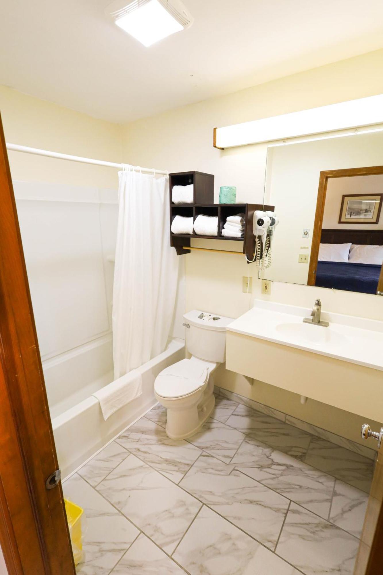 Chatham Travel Lodge Old Chatham Extérieur photo