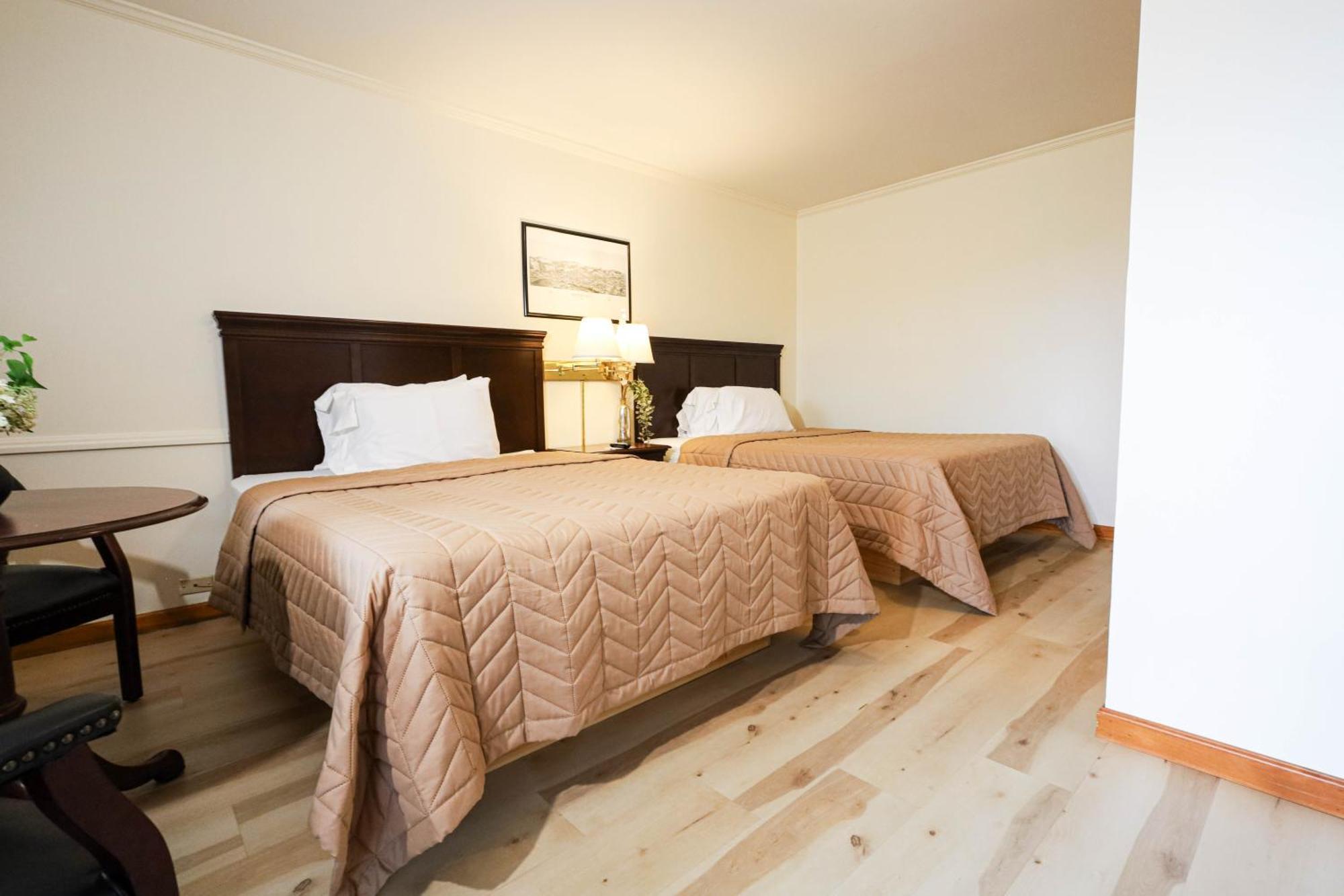 Chatham Travel Lodge Old Chatham Extérieur photo