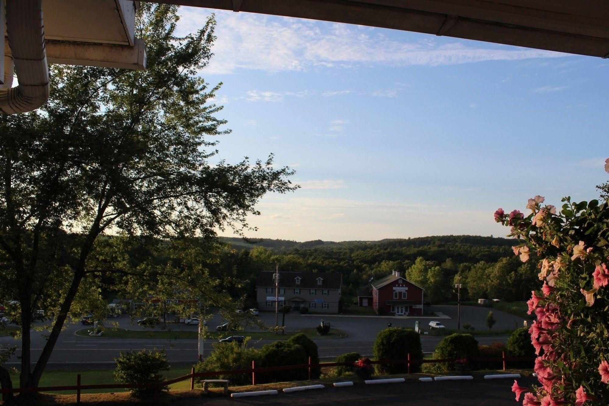 Chatham Travel Lodge Old Chatham Extérieur photo